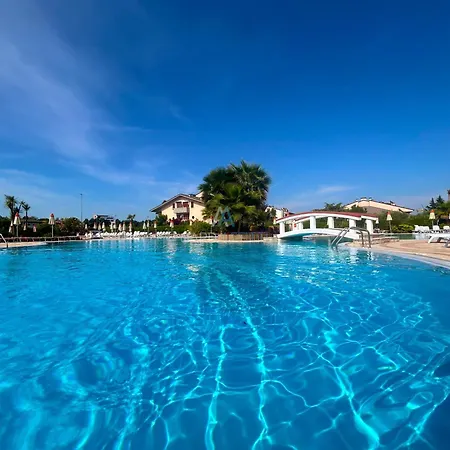 Rubino - Tre Piscine A Pochi Passi Dal Apartment Desenzano del Garda